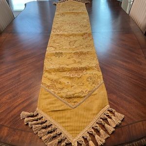 Gold table runner